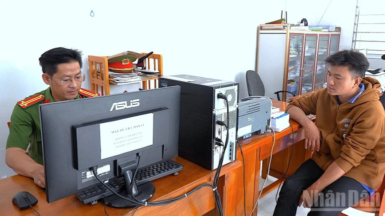 Cà Mau bảo vệ an toàn tuyệt đối cho hơn 1.600 khu vực bỏ phiếu Cà Mau bảo vệ an toàn tuyệt đối cho hơn 1.600 khu vực bỏ phiếu