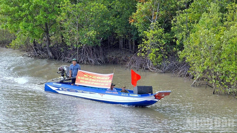 Cà Mau bảo vệ an toàn tuyệt đối cho hơn 1.600 khu vực bỏ phiếu Cà Mau bảo vệ an toàn tuyệt đối cho hơn 1.600 khu vực bỏ phiếu