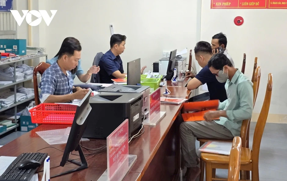 Cà Mau chỉ đạo rà soát, xử lý tình trạng thiếu biên chế ở xã Tân Thuận Cà Mau chỉ đạo rà soát, xử lý tình trạng thiếu biên chế ở xã Tân Thuận