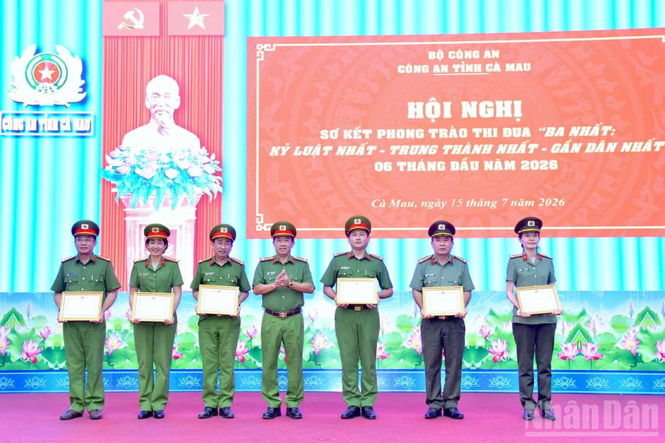 Cà Mau chuyển biến từ phong trào thi đua “Ba nhất” Cà Mau chuyển biến từ phong trào thi đua “Ba nhất”