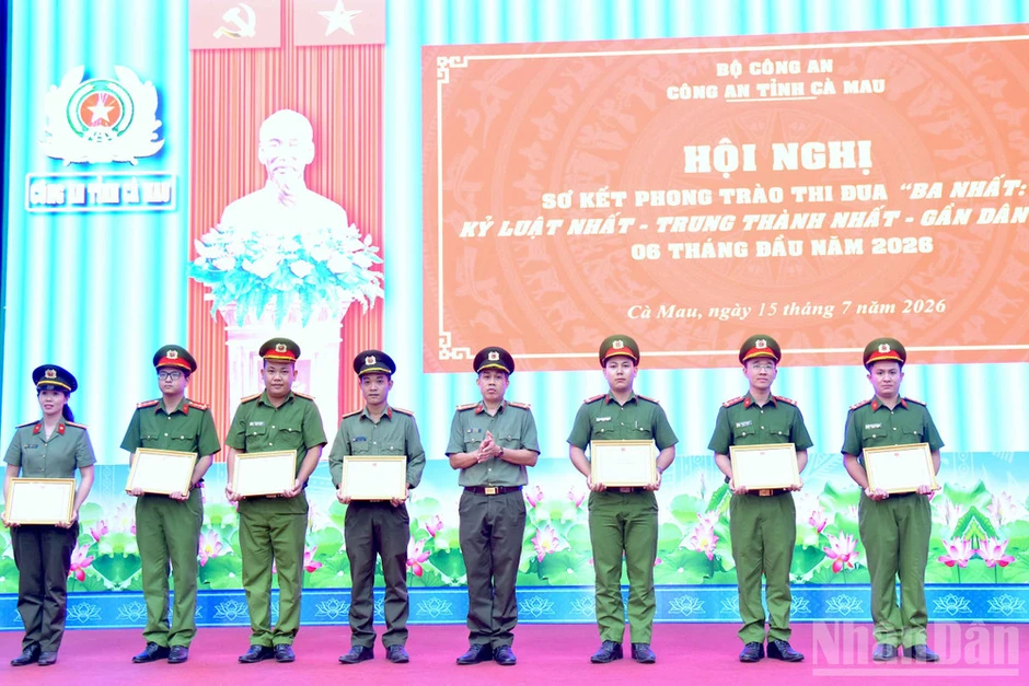 Cà Mau chuyển biến từ phong trào thi đua “Ba nhất” Cà Mau chuyển biến từ phong trào thi đua “Ba nhất”