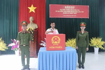 Cà Mau: Cử tri trên đảo Hòn Chuối, Hòn Khoai đi bầu cử sớm