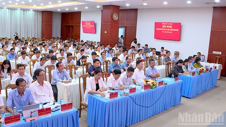 Cà Mau đẩy mạnh phát triển đảng viên cả về số lượng và chất lượng