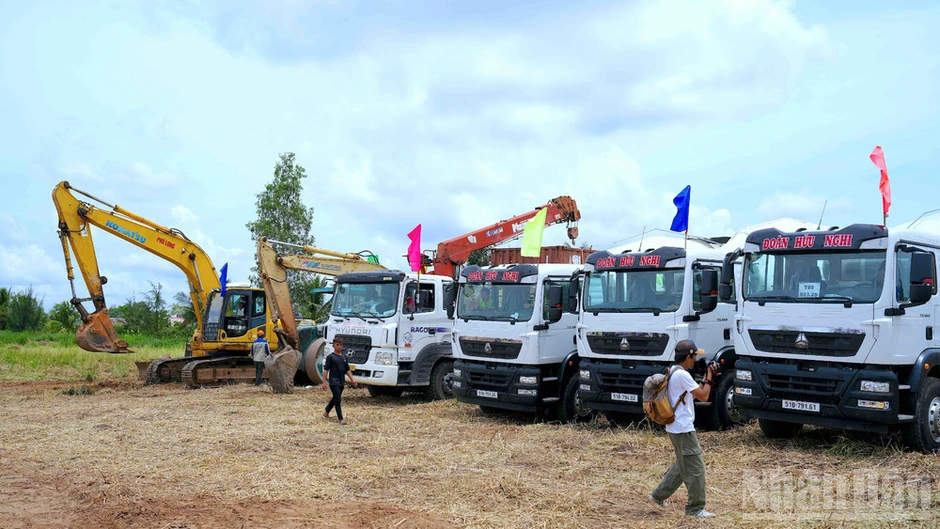 Cà Mau khơi thông điểm nghẽn mặt bằng, quyết tâm đưa các dự án trọng điểm về đích đúng hẹn Cà Mau khơi thông điểm nghẽn mặt bằng, quyết tâm đưa các dự án trọng điểm về đích đúng hẹn