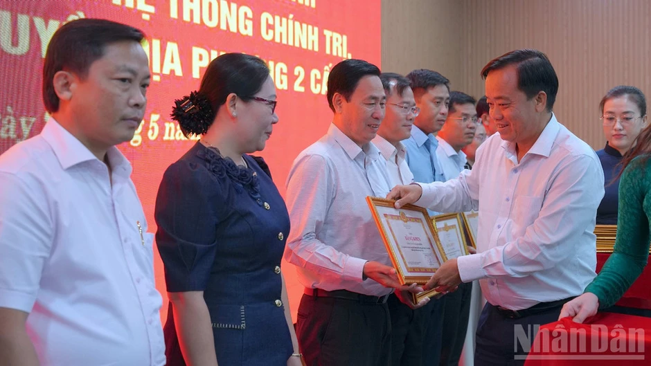 Cà Mau nâng cao vai trò người đứng đầu trong vận hành chính quyền địa phương 2 cấp Cà Mau nâng cao vai trò người đứng đầu trong vận hành chính quyền địa phương 2 cấp