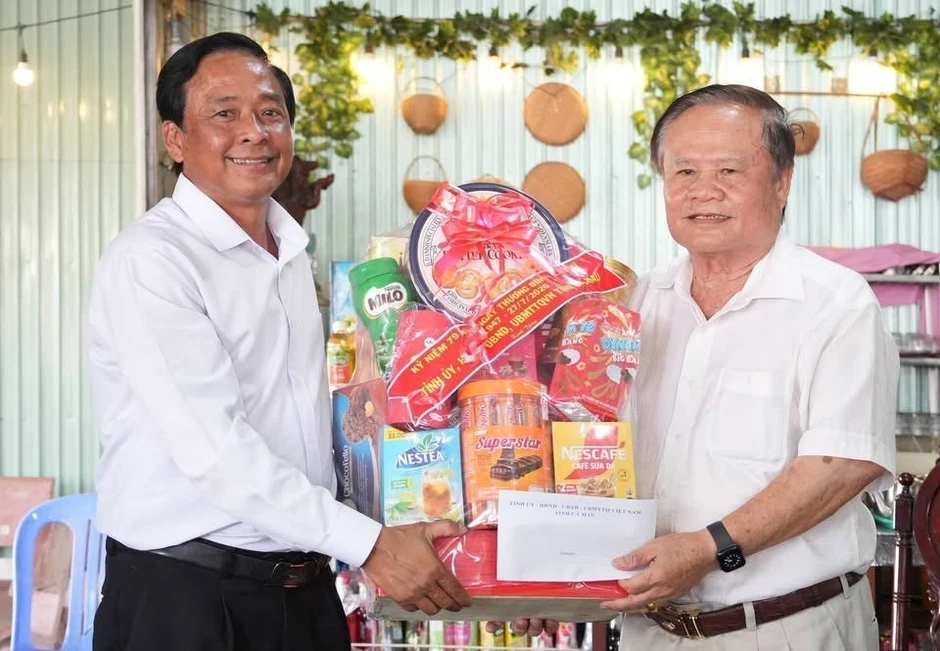 Cà Mau: Nhiều hoạt động ý nghĩa nhân kỷ niệm 79 năm Ngày Thương binh-Liệt sĩ