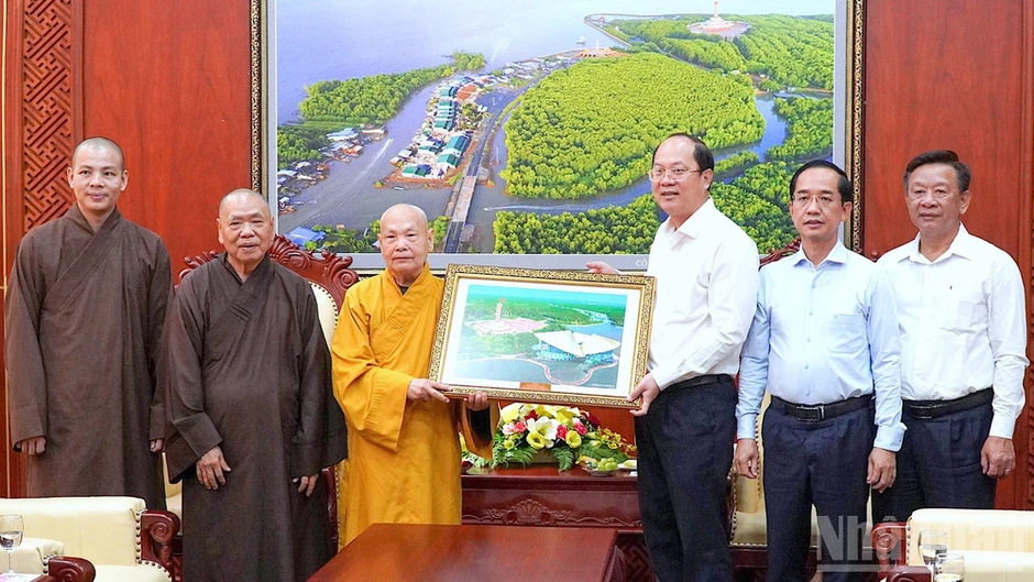 Cà Mau tạo mọi điều kiện thuận lợi cho các hoạt động của Phật giáo Cà Mau tạo mọi điều kiện thuận lợi cho các hoạt động của Phật giáo