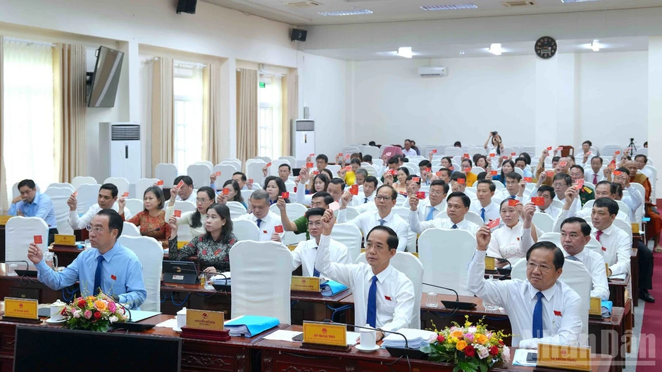 Cà Mau thông qua nhiều nghị quyết đặc thù, ưu tiên hỗ trợ học sinh Cà Mau thông qua nhiều nghị quyết đặc thù, ưu tiên hỗ trợ học sinh