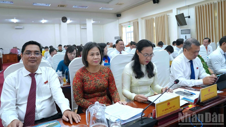 Cà Mau thông qua nhiều nghị quyết đặc thù, ưu tiên hỗ trợ học sinh Cà Mau thông qua nhiều nghị quyết đặc thù, ưu tiên hỗ trợ học sinh