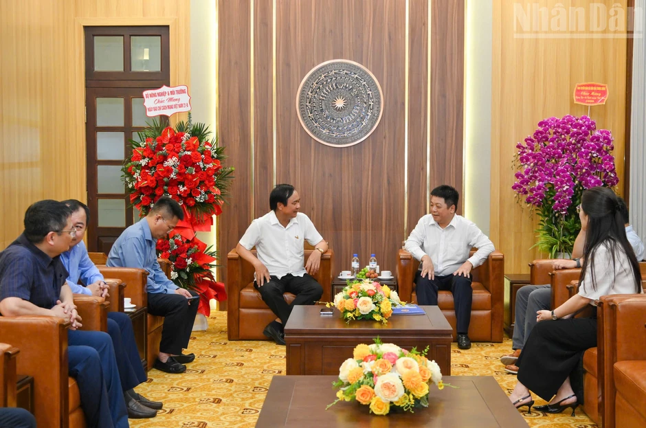 Các cơ quan, đơn vị chúc mừng Báo Nhân Dân nhân dịp 101 năm Ngày Báo chí Cách mạng Việt Nam Các cơ quan, đơn vị chúc mừng Báo Nhân Dân nhân dịp 101 năm Ngày Báo chí Cách mạng Việt Nam