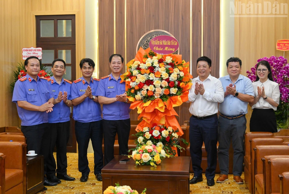 Các cơ quan, đơn vị chúc mừng Báo Nhân Dân nhân dịp 101 năm Ngày Báo chí Cách mạng Việt Nam Các cơ quan, đơn vị chúc mừng Báo Nhân Dân nhân dịp 101 năm Ngày Báo chí Cách mạng Việt Nam