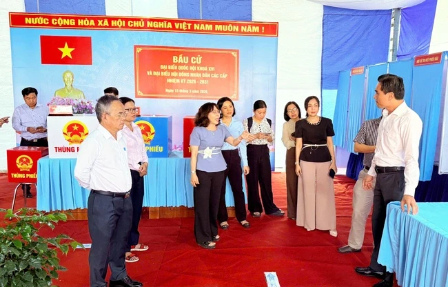 Các điểm bỏ phiếu tại chung cư, khu nhà trọ đã sẵn sàng cho Ngày hội non sông Các điểm bỏ phiếu tại chung cư, khu nhà trọ đã sẵn sàng cho Ngày hội non sông