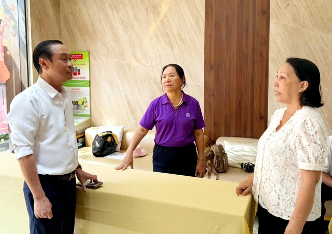 Các điểm bỏ phiếu tại chung cư, khu nhà trọ đã sẵn sàng cho Ngày hội non sông Các điểm bỏ phiếu tại chung cư, khu nhà trọ đã sẵn sàng cho Ngày hội non sông