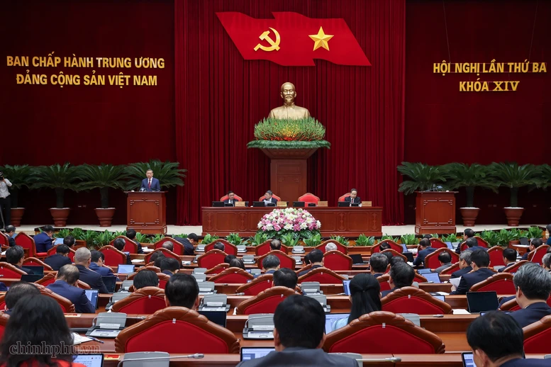 Các quyết sách được Trung ương thông qua phải tạo ra 4 bước chuyển chiến lược Các quyết sách được Trung ương thông qua phải tạo ra 4 bước chuyển chiến lược
