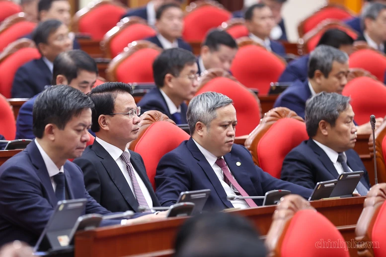 Các quyết sách được Trung ương thông qua phải tạo ra 4 bước chuyển chiến lược Các quyết sách được Trung ương thông qua phải tạo ra 4 bước chuyển chiến lược