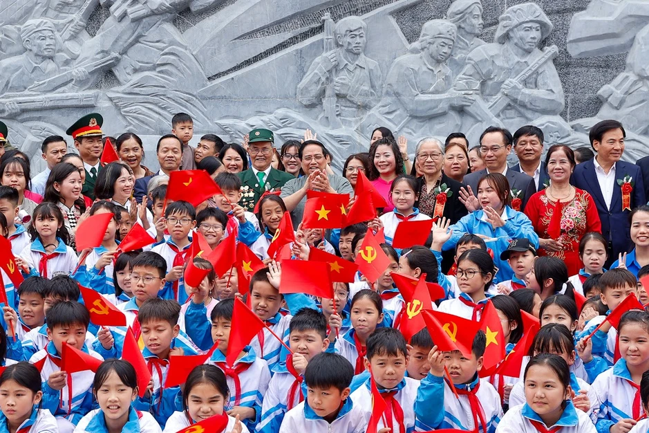 Cần biến núi rừng Tây Bắc trùng điệp thành của cải vật chất Cần biến núi rừng Tây Bắc trùng điệp thành của cải vật chất