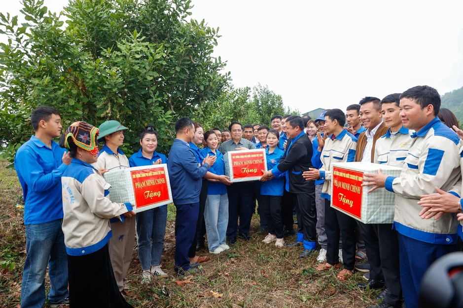 Cần biến núi rừng Tây Bắc trùng điệp thành của cải vật chất Cần biến núi rừng Tây Bắc trùng điệp thành của cải vật chất