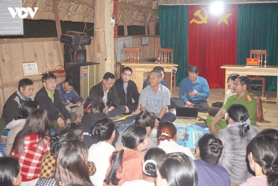 Cán bộ cơ sở áp lực cao, nói và làm đến cùng Cán bộ cơ sở áp lực cao, nói và làm đến cùng
