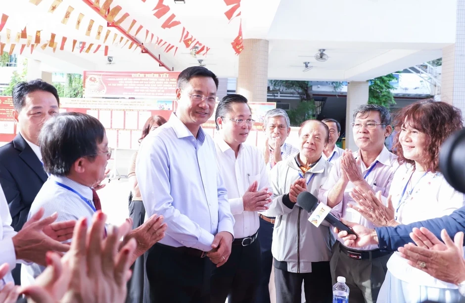 Cán bộ cơ sở áp lực cao, nói và làm đến cùng Cán bộ cơ sở áp lực cao, nói và làm đến cùng