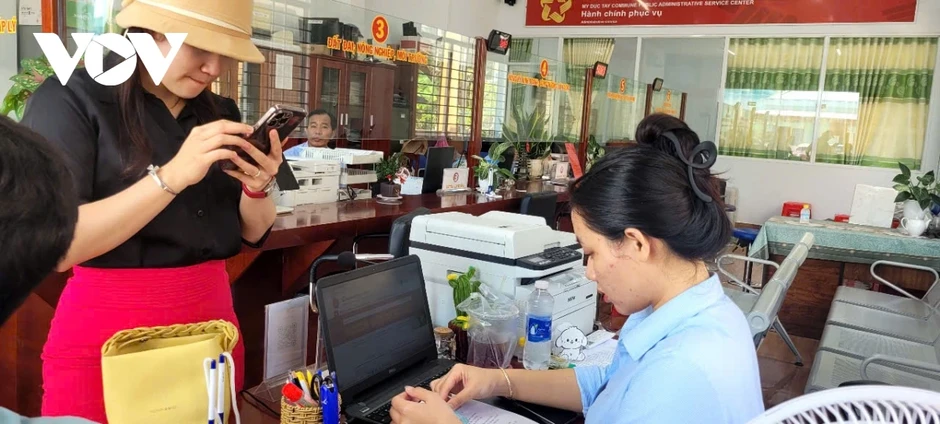 Cán bộ cơ sở Đồng Tháp: Những nỗ lực thầm lặng sau sáp nhập