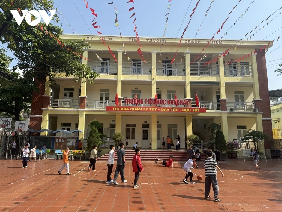 Cán bộ cơ sở tại Quảng Ninh: Thay đổi từ thực tiễn, hướng tới phục vụ người dân Cán bộ cơ sở tại Quảng Ninh: Thay đổi từ thực tiễn, hướng tới phục vụ người dân