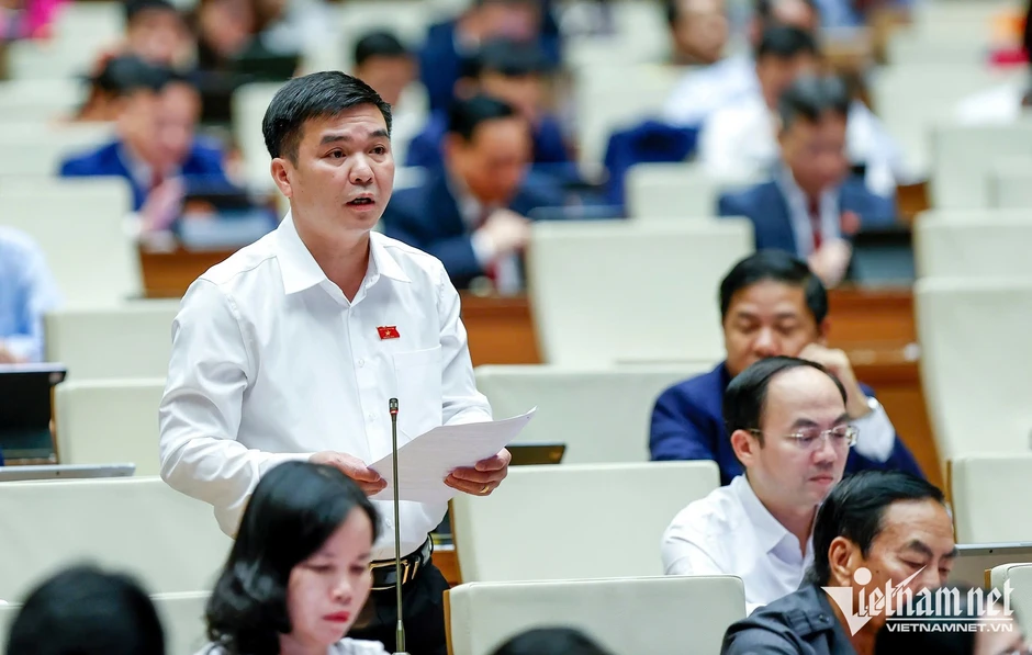 Cần đánh giá tiền lương của cán bộ cấp xã khi phải làm nhiệm vụ của 6-7 sở Cần đánh giá tiền lương của cán bộ cấp xã khi phải làm nhiệm vụ của 6-7 sở