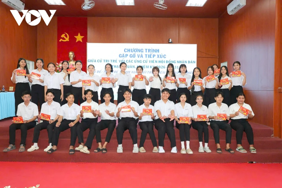 Cần Thơ cờ hoa rực rỡ sẵn sàng cho ngày hội non sông 15/3