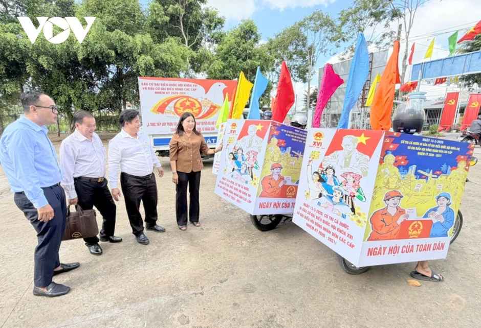 Cần Thơ cờ hoa rực rỡ sẵn sàng cho ngày hội non sông 15/3