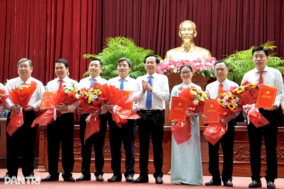 Cần Thơ điều động, bổ nhiệm nhân sự quy mô lớn nhất kể từ sau sáp nhập Cần Thơ điều động, bổ nhiệm nhân sự quy mô lớn nhất kể từ sau sáp nhập
