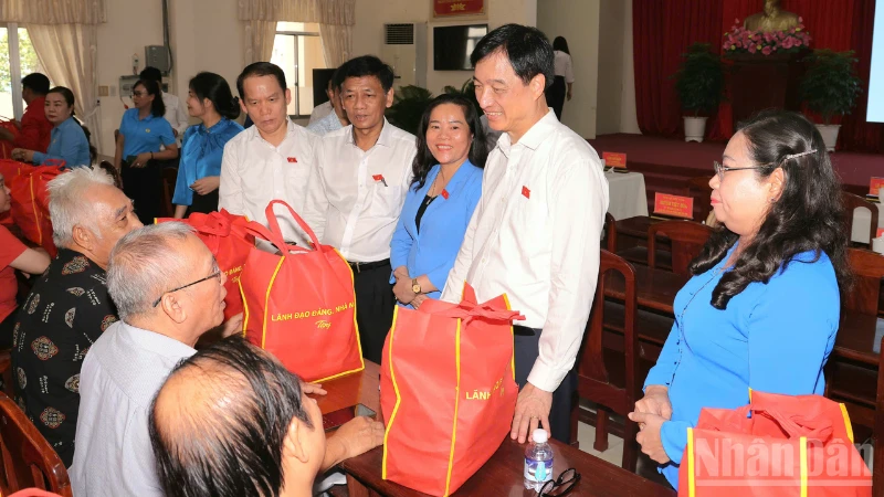 Cần Thơ: Hội nghị tiếp xúc cử tri sau Kỳ họp thứ nhất, Quốc hội khóa XVI Cần Thơ: Hội nghị tiếp xúc cử tri sau Kỳ họp thứ nhất, Quốc hội khóa XVI