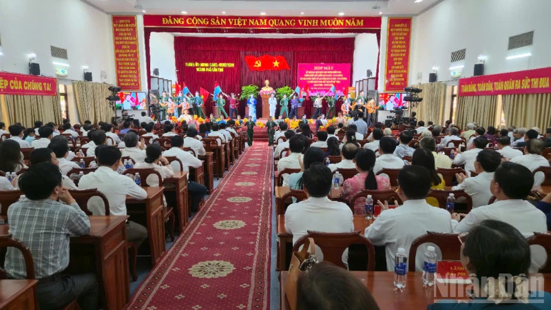 Cần Thơ họp mặt kỷ niệm 51 năm Ngày Giải phóng miền nam, thống nhất đất nước Cần Thơ họp mặt kỷ niệm 51 năm Ngày Giải phóng miền nam, thống nhất đất nước