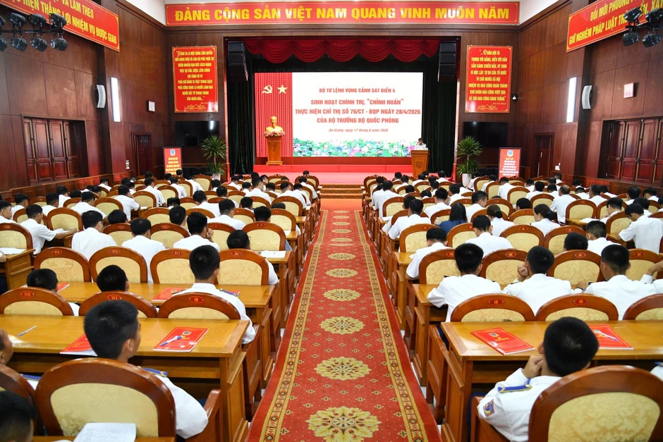 Cảnh sát biển quán triệt, thực hiện nghiêm Chỉ thị 76 của Bộ trưởng Bộ Quốc phòng Cảnh sát biển quán triệt, thực hiện nghiêm Chỉ thị 76 của Bộ trưởng Bộ Quốc phòng