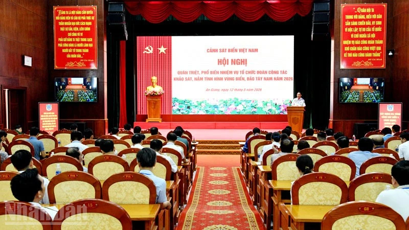 Cảnh sát biển Việt Nam khảo sát, nắm tình hình tại vùng biển đảo Tây Nam Cảnh sát biển Việt Nam khảo sát, nắm tình hình tại vùng biển đảo Tây Nam