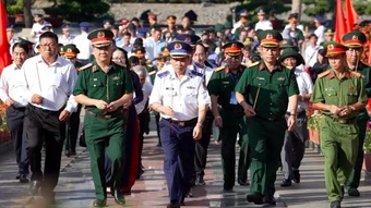 Cảnh sát biển Việt Nam tưởng niệm, tri ân các Anh hùng liệt sĩ tại Côn Đảo