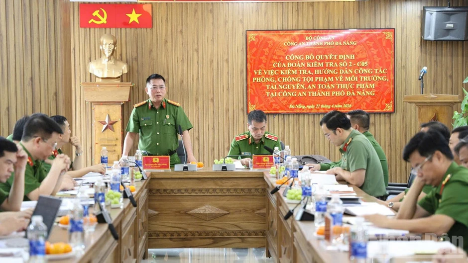 Cảnh sát kinh tế Đà Nẵng: 70 năm vững vàng trên mặt trận "không tiếng súng" Cảnh sát kinh tế Đà Nẵng: 70 năm vững vàng trên mặt trận "không tiếng súng"