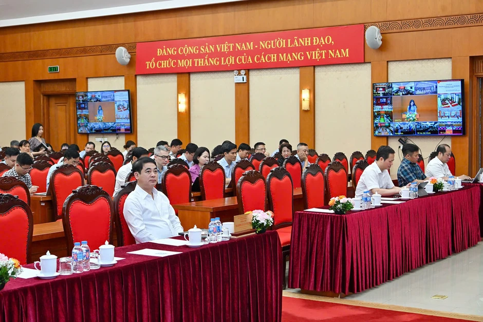 Cập nhật quy định mới của pháp luật và bồi dưỡng nghiệp vụ công tác kiểm tra, giám sát Cập nhật quy định mới của pháp luật và bồi dưỡng nghiệp vụ công tác kiểm tra, giám sát