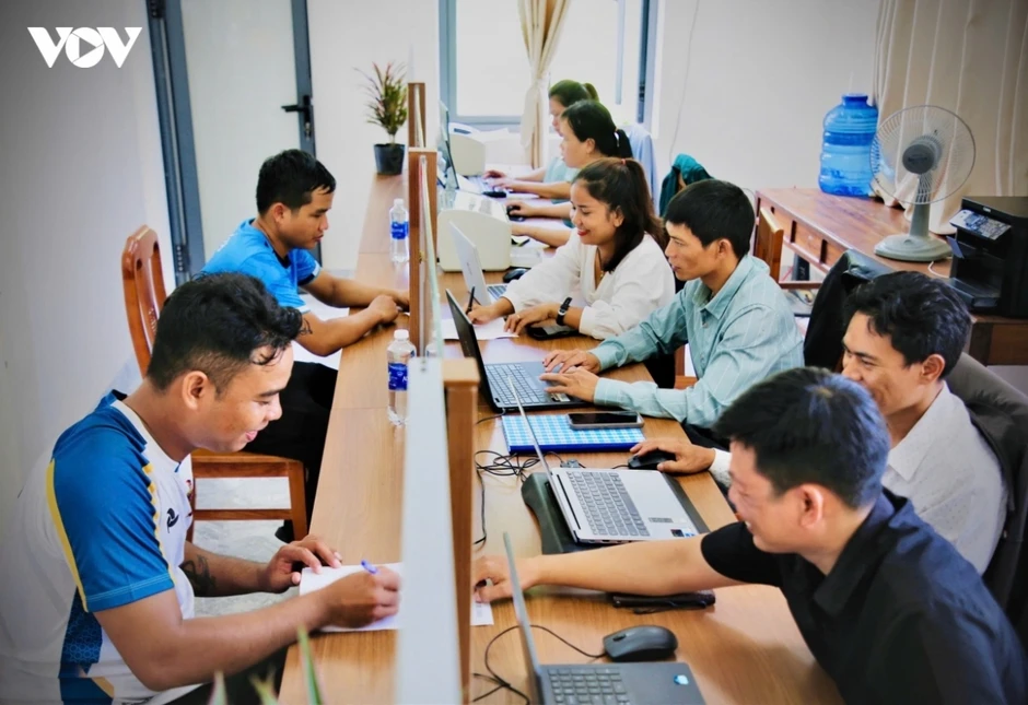 Cấp xã đủ sức quản trị mới tạo động lực phát triển từ cơ sở Cấp xã đủ sức quản trị mới tạo động lực phát triển từ cơ sở