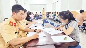 Cắt giảm mạnh mẽ thủ tục hành chính