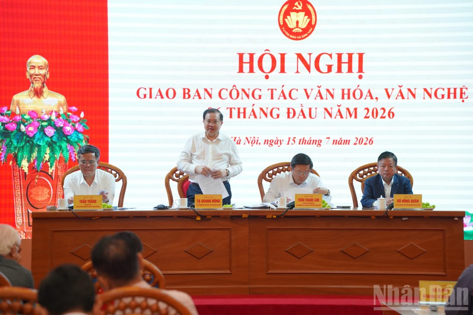 Chấn chỉnh tình trạng biểu diễn không trung thực, sản phẩm văn hóa lệch chuẩn Chấn chỉnh tình trạng biểu diễn không trung thực, sản phẩm văn hóa lệch chuẩn
