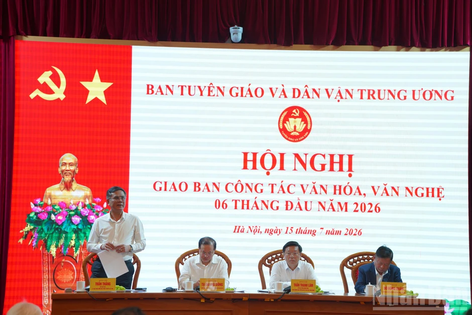 Chấn chỉnh tình trạng biểu diễn không trung thực, sản phẩm văn hóa lệch chuẩn Chấn chỉnh tình trạng biểu diễn không trung thực, sản phẩm văn hóa lệch chuẩn