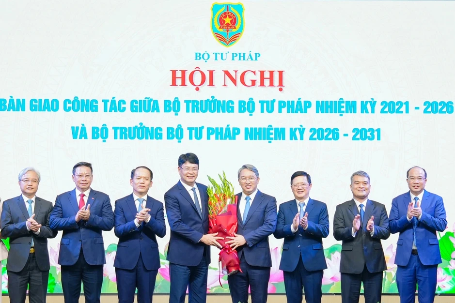Chánh Văn phòng Trung ương Đảng: “Luôn coi Bộ Tư pháp là mái nhà của mình” Chánh Văn phòng Trung ương Đảng: “Luôn coi Bộ Tư pháp là mái nhà của mình”