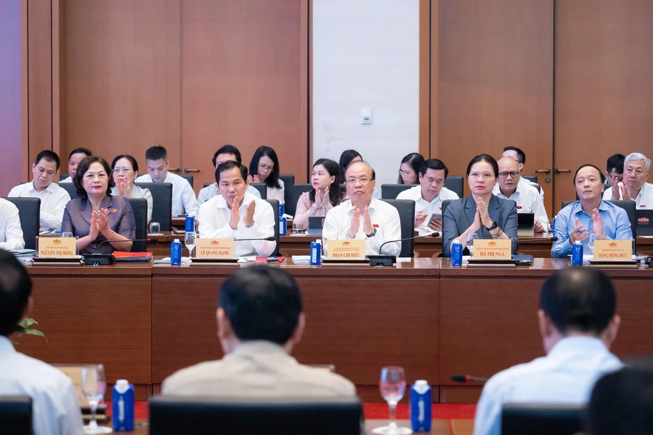 Chấp nhận rủi ro có kiểm soát, bỏ tư duy "không quản được thì cấm" Chấp nhận rủi ro có kiểm soát, bỏ tư duy "không quản được thì cấm"