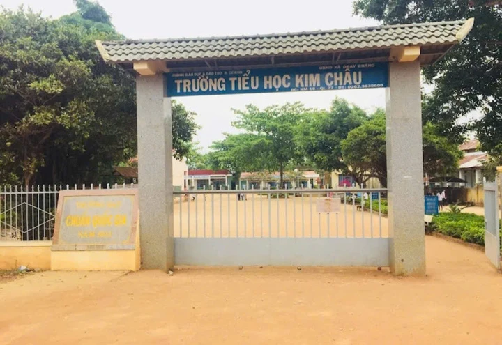 Chỉ đạo giả mạo chữ ký , một hiệu trưởng trường tiểu học ở Đắk Lắk bị cách chức Chỉ đạo giả mạo chữ ký , một hiệu trưởng trường tiểu học ở Đắk Lắk bị cách chức
