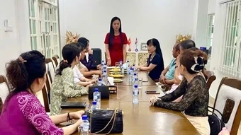 Chia sẻ thông tin về Nghị quyết số 23-NQ/TW cho cộng đồng người Việt Nam tại Brunei