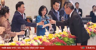 Chiêu đãi trọng thể chào mừng Thường trực Ban Bí thư Trần Cẩm Tú cùng Đoàn Việt Nam