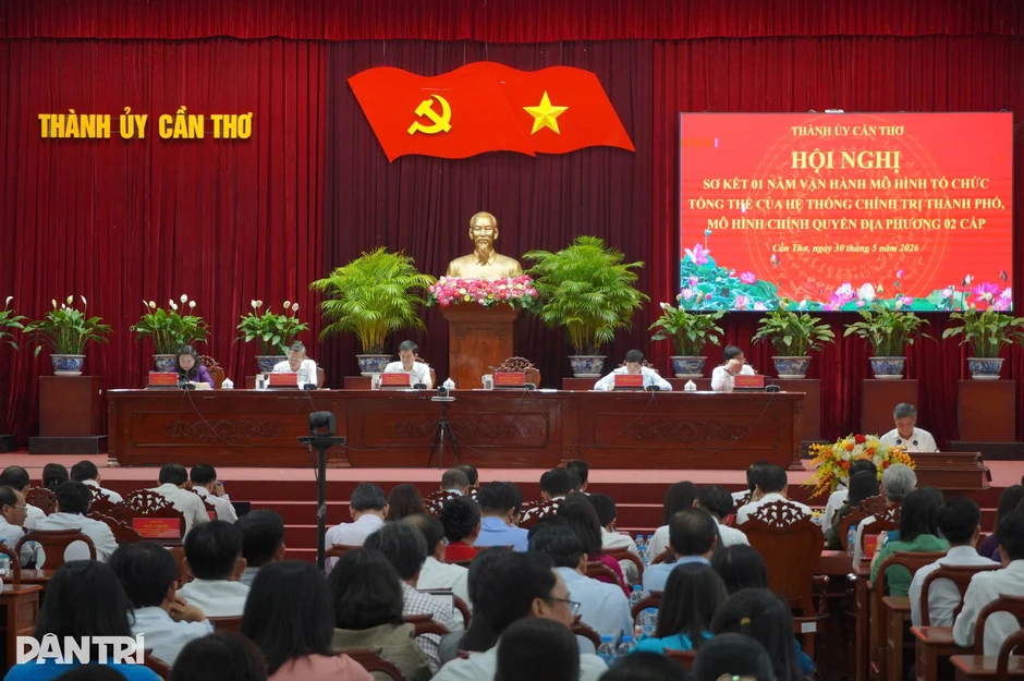 Chính quyền 2 cấp mang lại diện mạo mới trong quản lý và phục vụ người dân Chính quyền 2 cấp mang lại diện mạo mới trong quản lý và phục vụ người dân