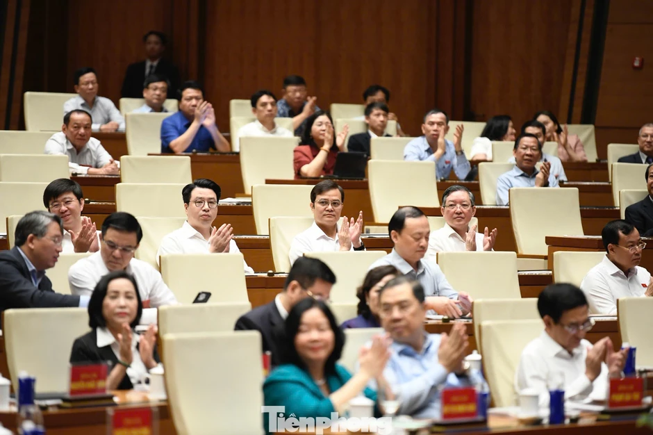 Cho phép thí điểm một số mô hình tổ chức, cách làm mới trong khuôn khổ Điều lệ Đảng Cho phép thí điểm một số mô hình tổ chức, cách làm mới trong khuôn khổ Điều lệ Đảng