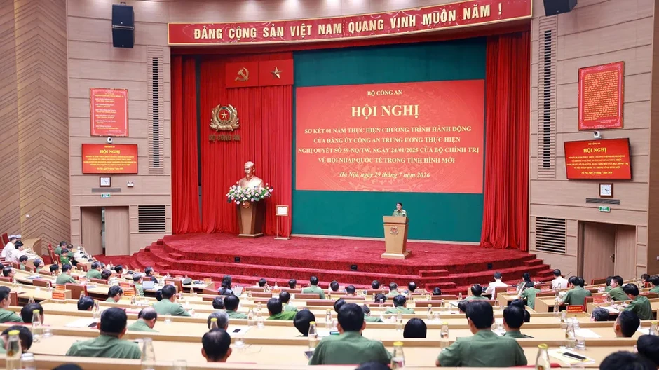 Chủ động giải quyết các yếu tố phức tạp về an ninh, trật tự từ sớm, từ xa Chủ động giải quyết các yếu tố phức tạp về an ninh, trật tự từ sớm, từ xa