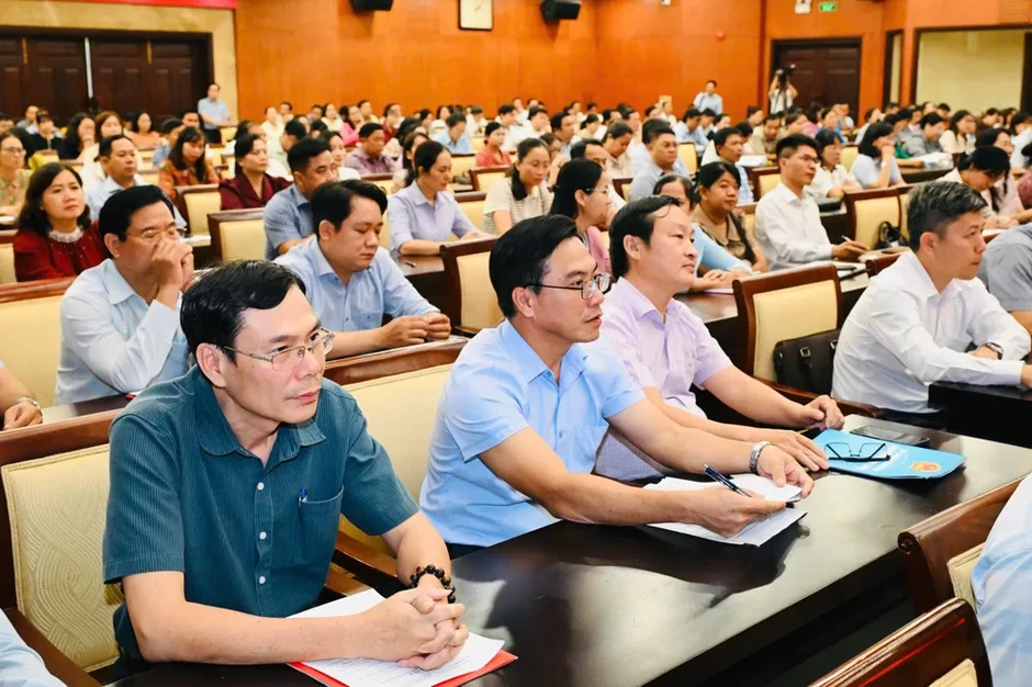 Chủ động nắm tình hình, nâng cao hiệu quả công tác bảo vệ nền tảng tư tưởng của Đảng Chủ động nắm tình hình, nâng cao hiệu quả công tác bảo vệ nền tảng tư tưởng của Đảng