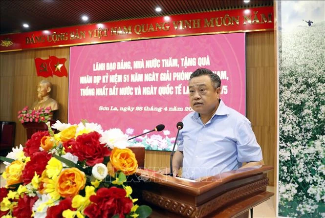 Chủ nhiệm Ủy ban Kiểm tra Trung ương Trần Sỹ Thanh thăm, tặng quà tại Sơn La Chủ nhiệm Ủy ban Kiểm tra Trung ương Trần Sỹ Thanh thăm, tặng quà tại Sơn La